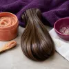 Exfoliation du cuir chevelu : fréquence, actifs et pourquoi ce geste change la santé de vos cheveux