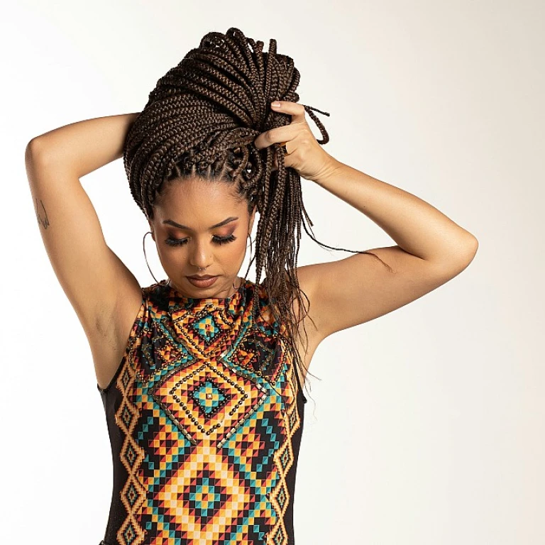Sublimer votre style avec un dégradé mi-long