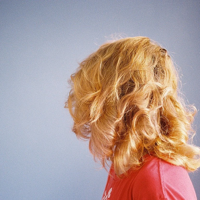 Les secrets des bigoudis en mousse pour des boucles parfaites