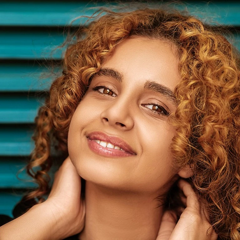 Les secrets des tissages bouclés naturels