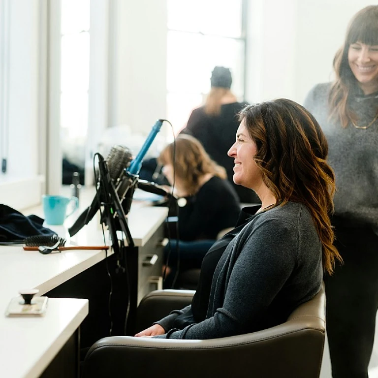 Coloration végétale pour cheveux blancs : une alternative naturelle