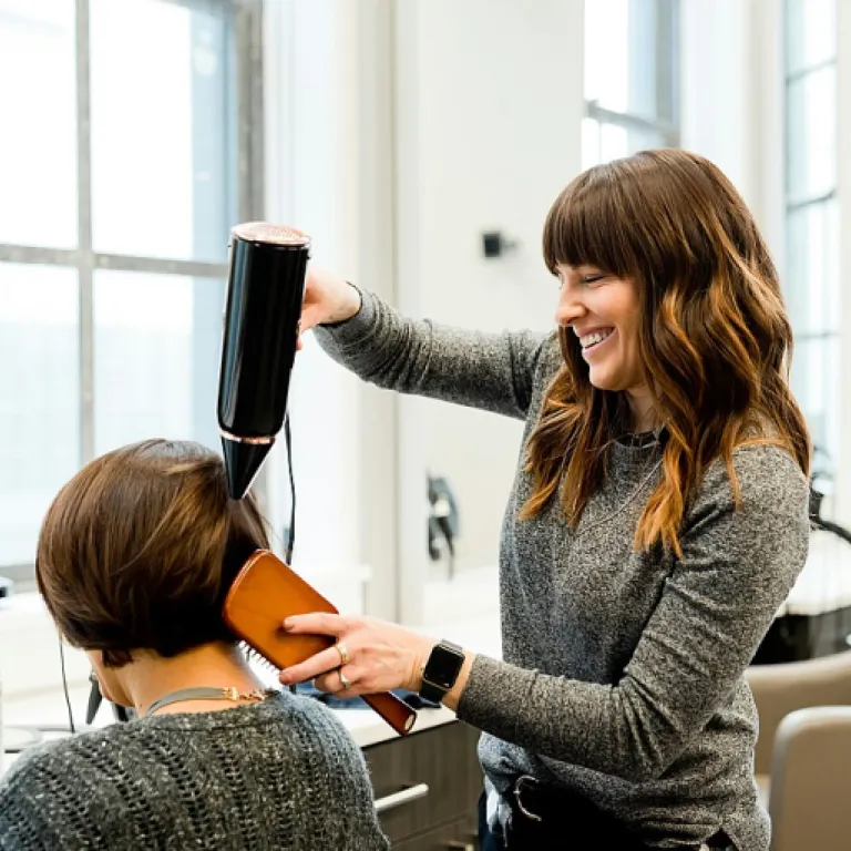 Astuces pour amplifier le volume des cheveux fins