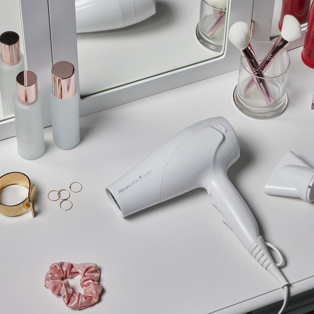 Sèche-cheveux Ionique [Puissant & léger] Ionic Dry Blanc (2200 W, coiffage délicat en douceur & répartition uniforme de chaleur, 3 températures/ 2 vitesses, concentrateur, diffuseur) D3199