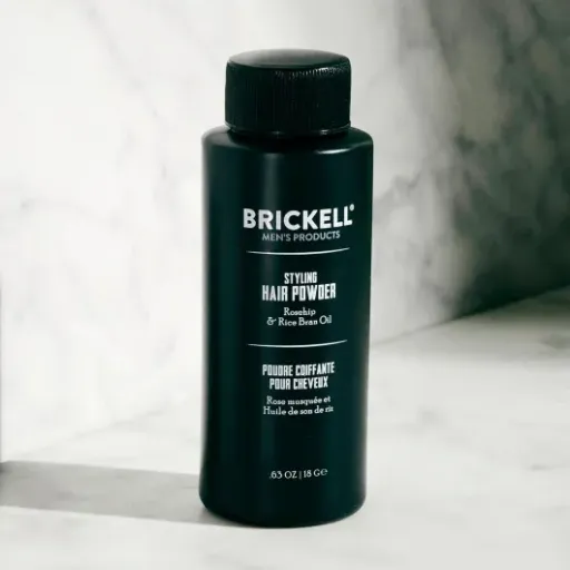Test Brickell Poudre coiffante pour Hommes : du volume propre sans effet carton, mais pas donnée